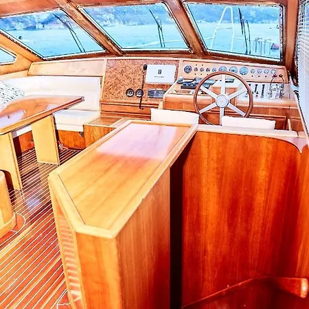 Luxury Yacht On Bosphorus Botel Istanbul