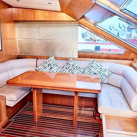 Luxury Yacht On Bosphorus Botel